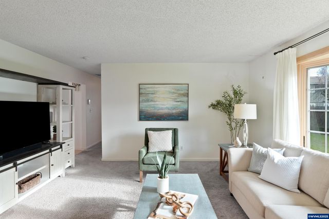 1086 24th Av SE, Albany, OR 97322