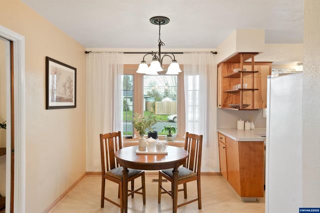 1086 24th Av SE, Albany, OR 97322