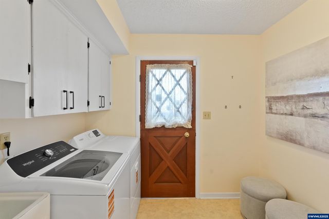 1086 24th Av SE, Albany, OR 97322