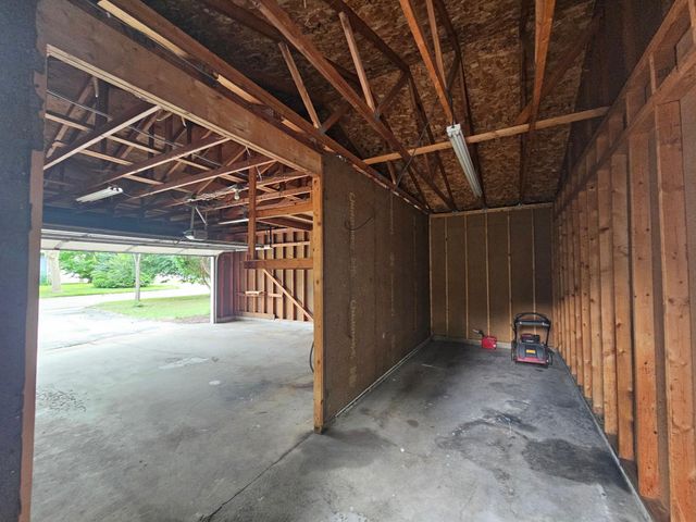 6700 75th Avenue N, Brooklyn Park, MN 55428