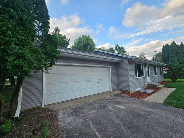 6700 75th Avenue N, Brooklyn Park, MN 55428
