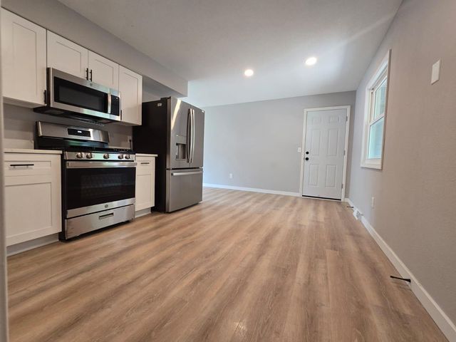 6700 75th Avenue N, Brooklyn Park, MN 55428