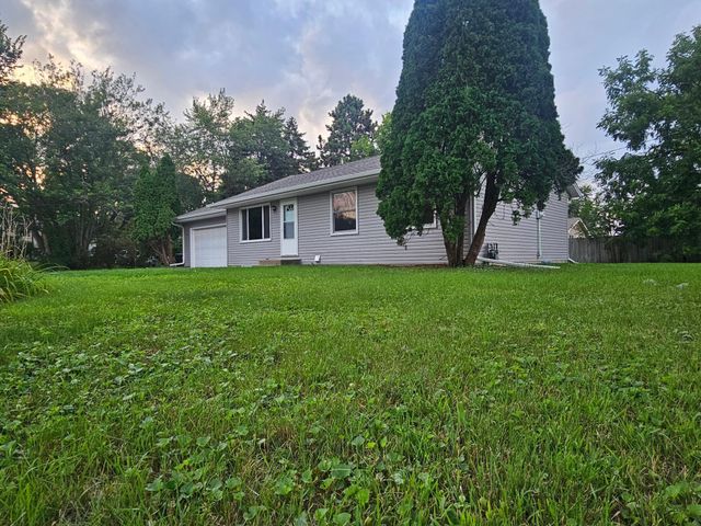 6700 75th Avenue N, Brooklyn Park, MN 55428