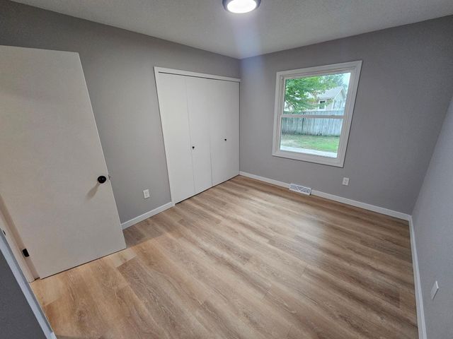 6700 75th Avenue N, Brooklyn Park, MN 55428