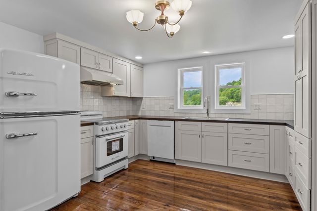 4088 State Highway 437, West Liberty, KY 41472