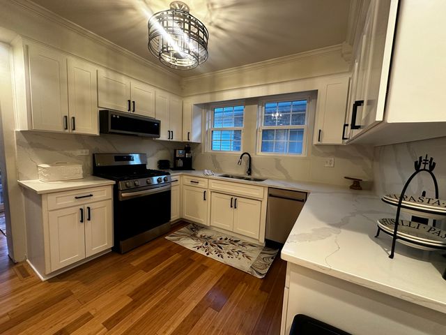3147 Sunnyside Avenue, Brookfield, IL 60513