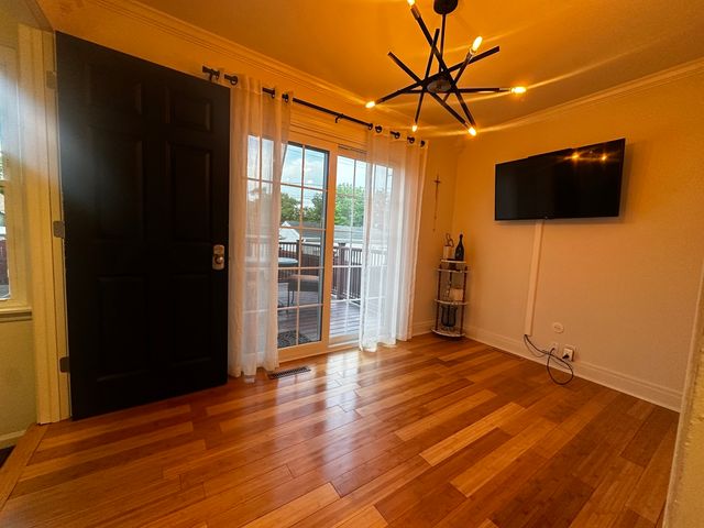 3147 Sunnyside Avenue, Brookfield, IL 60513