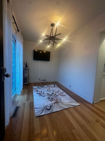 3147 Sunnyside Avenue, Brookfield, IL 60513