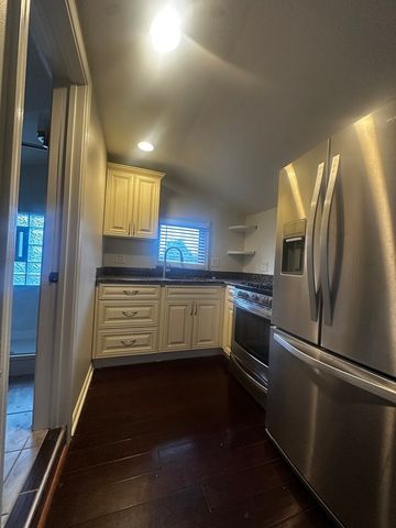3147 Sunnyside Avenue, Brookfield, IL 60513