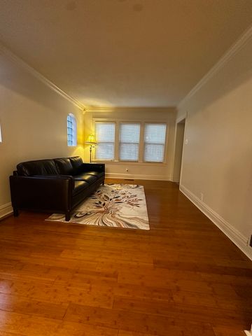 3147 Sunnyside Avenue, Brookfield, IL 60513