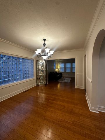 3147 Sunnyside Avenue, Brookfield, IL 60513