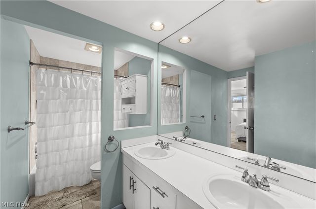 6728 Edgemoor Avenue, Solon, OH 44139