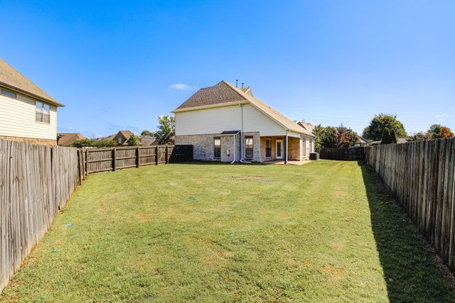 9695 WOODLAND CREEK LN, Unincorporated, TN 38018