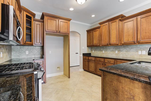 9695 WOODLAND CREEK LN, Unincorporated, TN 38018