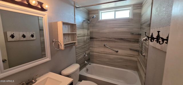 8739 W TURNEY Avenue, Phoenix, AZ 85037