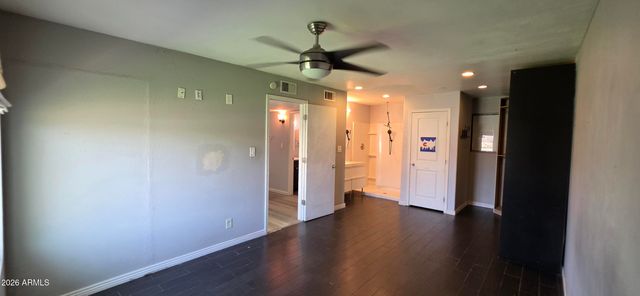 8739 W TURNEY Avenue, Phoenix, AZ 85037