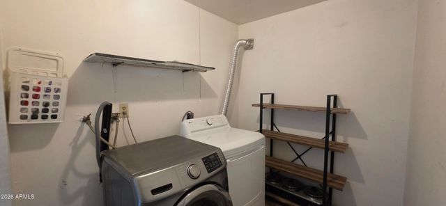 8739 W TURNEY Avenue, Phoenix, AZ 85037