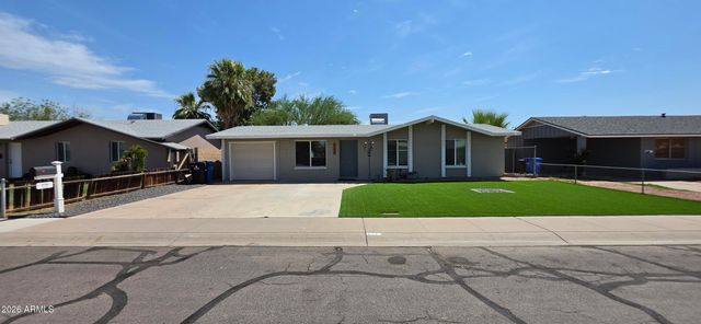 8739 W TURNEY Avenue, Phoenix, AZ 85037