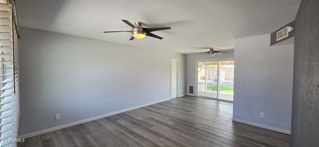 8739 W TURNEY Avenue, Phoenix, AZ 85037