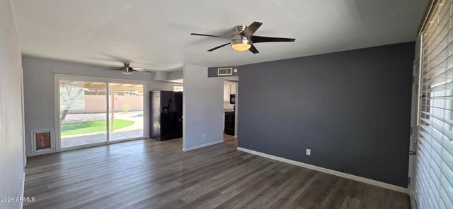 8739 W TURNEY Avenue, Phoenix, AZ 85037