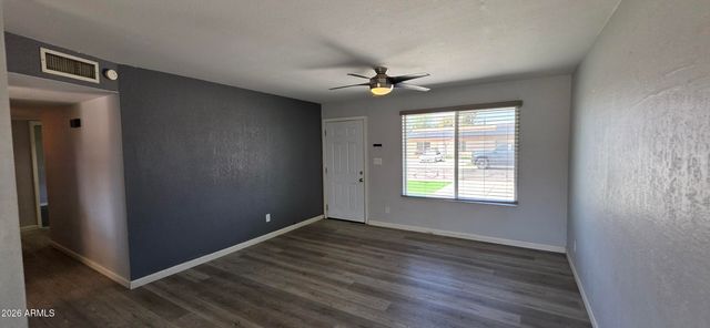 8739 W TURNEY Avenue, Phoenix, AZ 85037