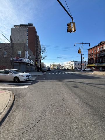 3032 atlantic, Brooklyn, NY 11208