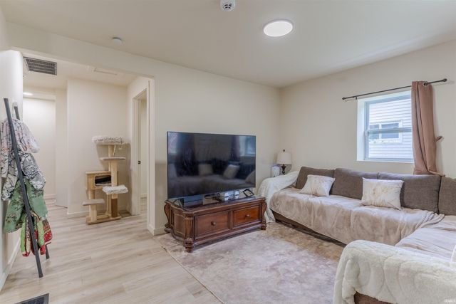 3406 Hartmetz Avenue, Evansville, IN 47712