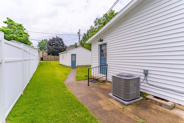 3406 Hartmetz Avenue, Evansville, IN 47712