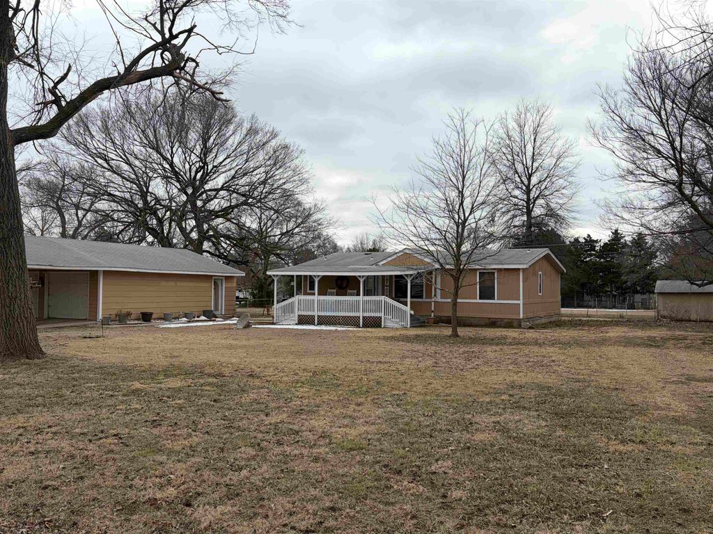 2685 SE 13th Ter, El Dorado, KS 67042