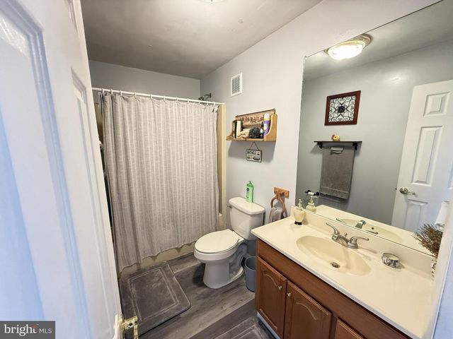 5933 DECKER, Bushkill, PA 18324