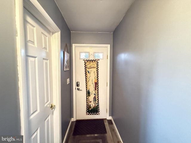 5933 DECKER, Bushkill, PA 18324