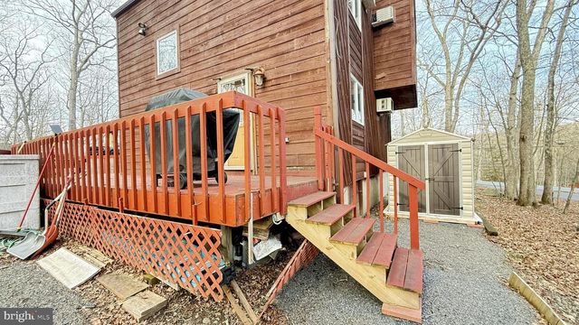 5933 DECKER, Bushkill, PA 18324