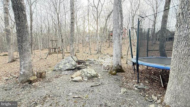 5933 DECKER, Bushkill, PA 18324