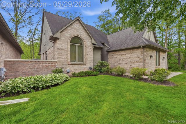 47301 Bramblewood Court, Novi, MI 48374