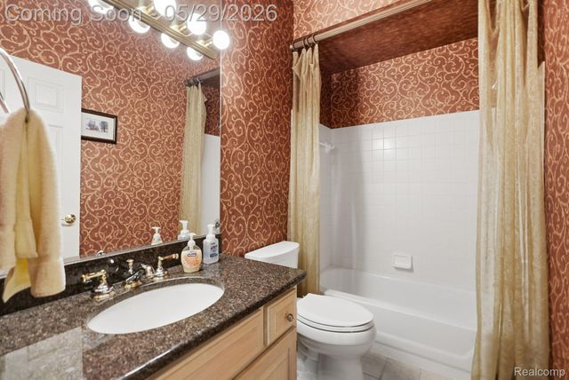 47301 Bramblewood Court, Novi, MI 48374