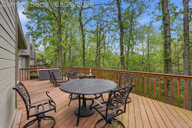 47301 Bramblewood Court, Novi, MI 48374