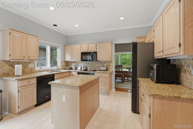 47301 Bramblewood Court, Novi, MI 48374
