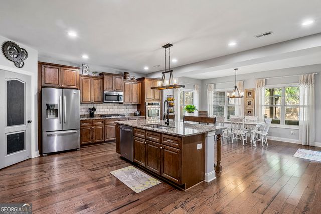 8 Ranan Lane, Newnan, GA 30263