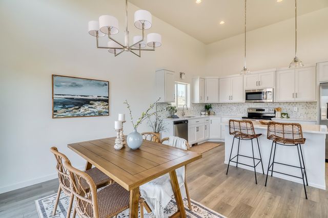 6747 68th Avenue S, Horace, ND 58047