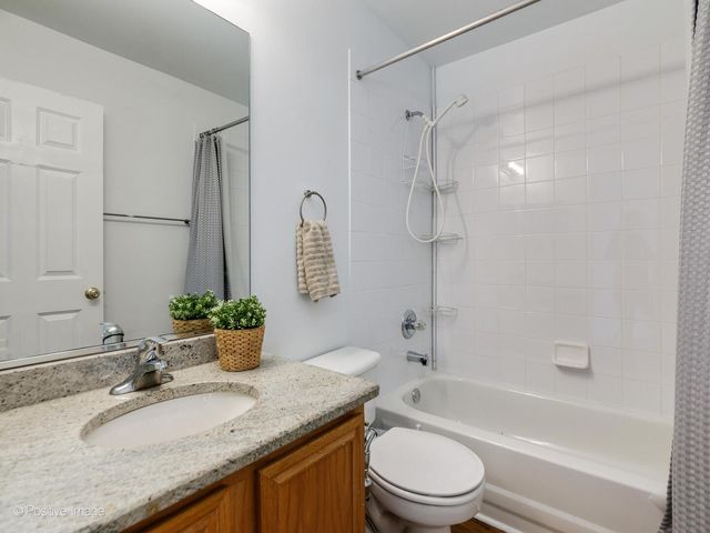 121 Commons Court, Wheeling, IL 60090