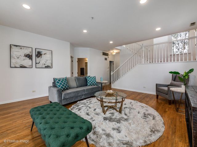 121 Commons Court, Wheeling, IL 60090