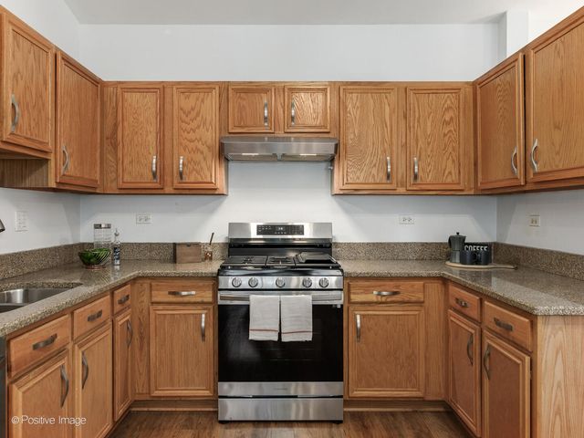 121 Commons Court, Wheeling, IL 60090