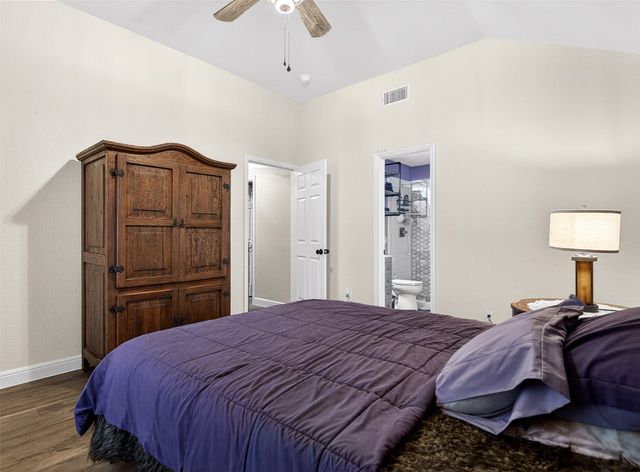 1006 Oakchase Court, Azle, TX 76020