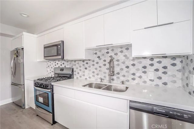 4635 Lexington Avenue, Los Angeles, CA 90029