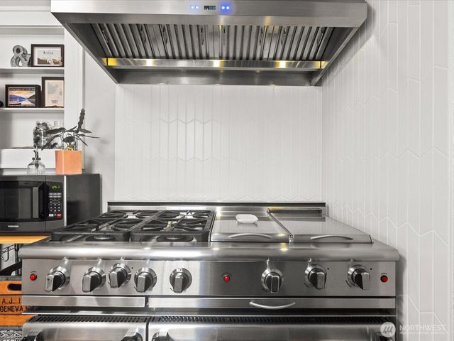 1301 Oakes Avenue, Everett, WA 98201