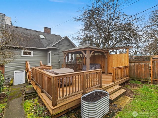 1301 Oakes Avenue, Everett, WA 98201