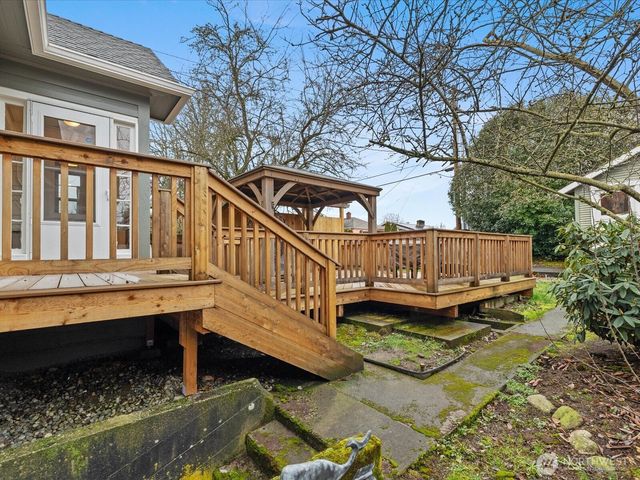 1301 Oakes Avenue, Everett, WA 98201