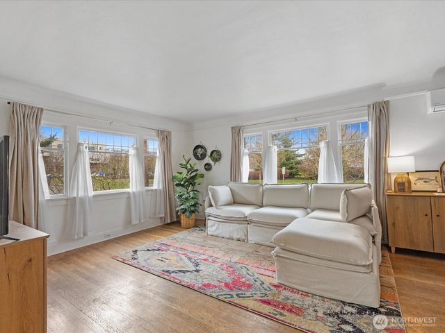 1301 Oakes Avenue, Everett, WA 98201