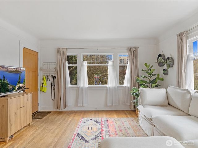 1301 Oakes Avenue, Everett, WA 98201