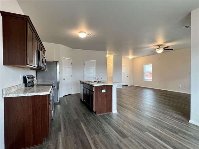 3251 Red Tail Way, Farmington, AR 72730